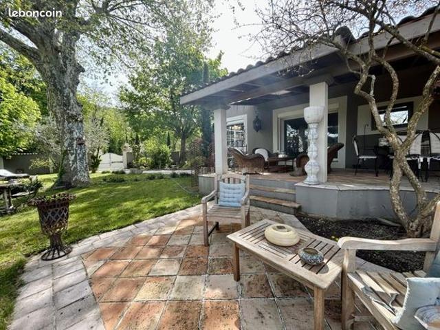 Maison 6 pièces 254 m²