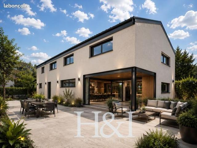 Maison 6 pièces 255 m²