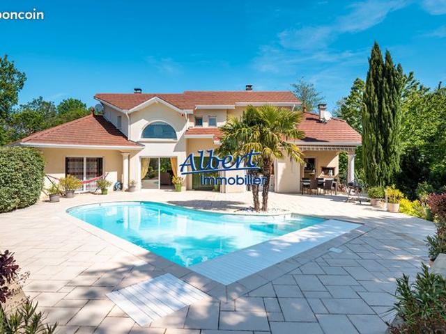 Maison 6 pièces 255 m²