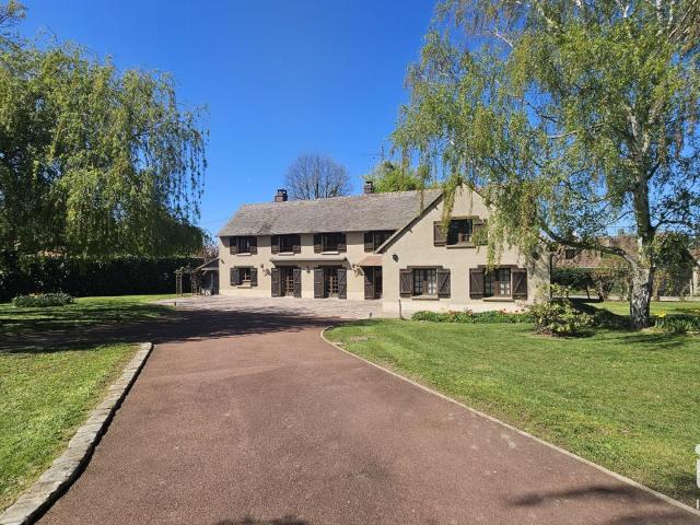Maison 8 pièces 255 m²