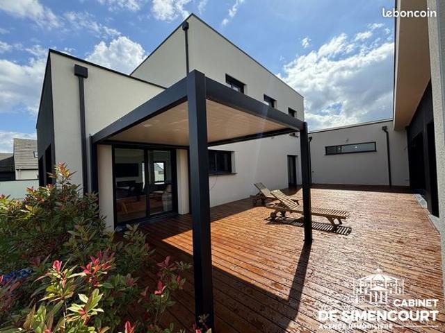 Maison 6 pièces 255 m²