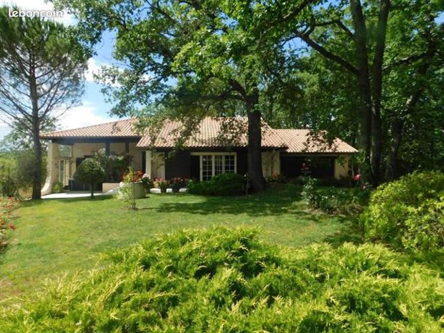 Propriété 7 pièces 255 m²