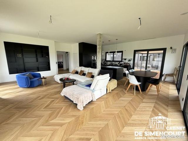 Maison 6 pièces 255 m²