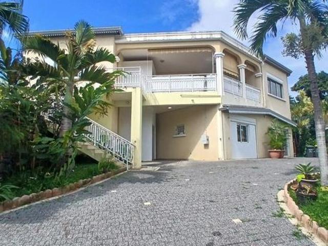 Maison 6 pièces 255 m²