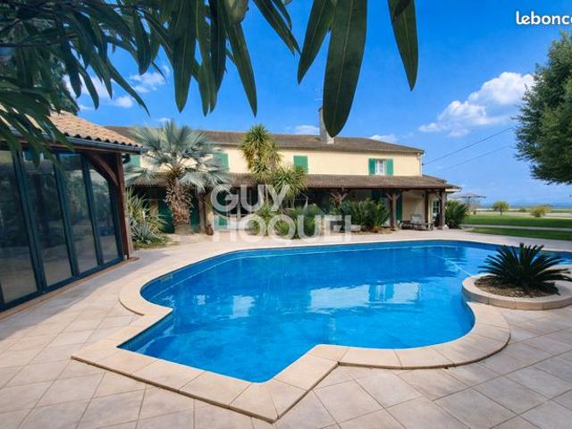 Maison 6 pièces 255 m²