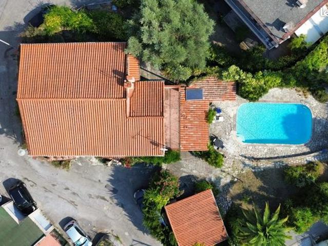 Maison 6 pièces 255 m²