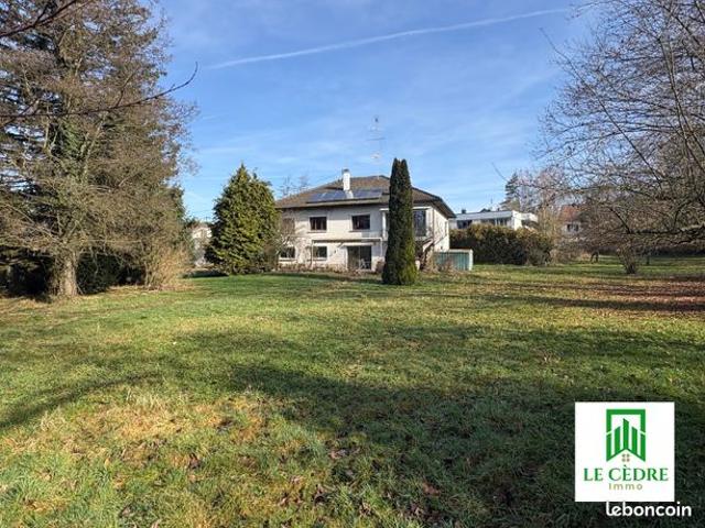 Maison 6 pièces 255 m²
