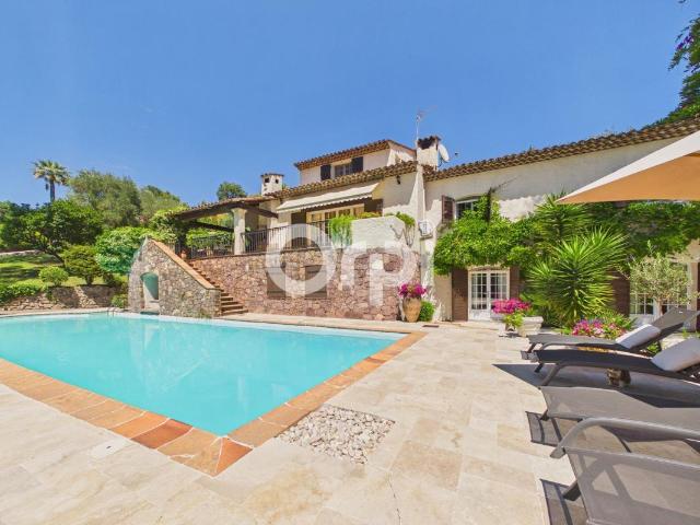 Maison 6 pièces 257 m²