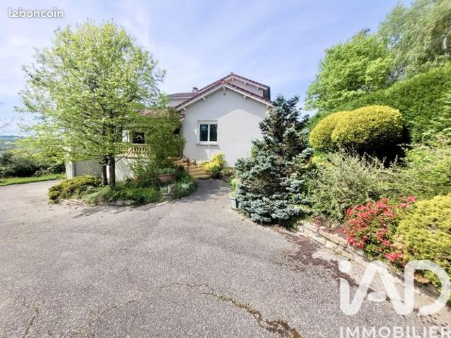 Maison 6 pièces 257 m²
