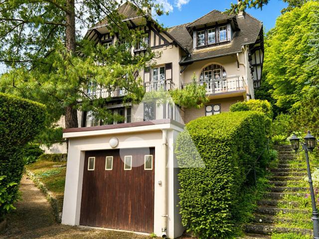Maison 6 pièces 257 m²