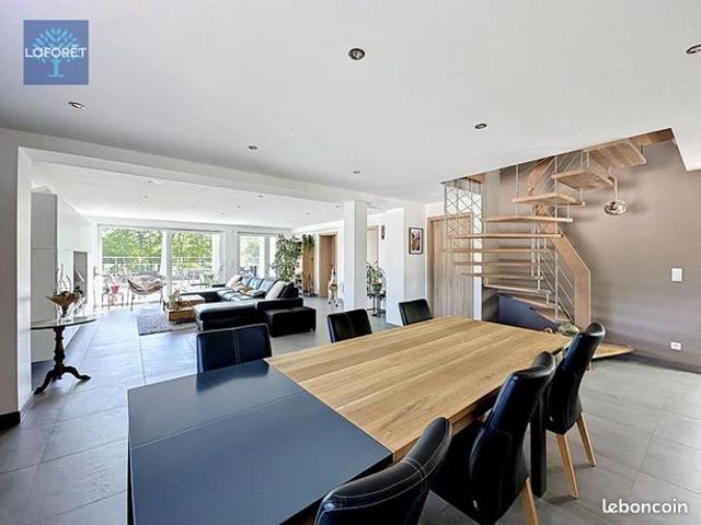 Maison 6 pièces 257 m²