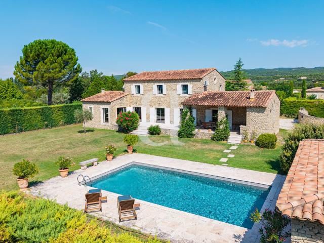Maison 6 pièces 258 m²