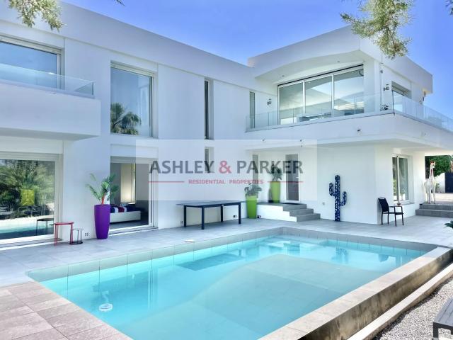 Maison 6 pièces 258 m²