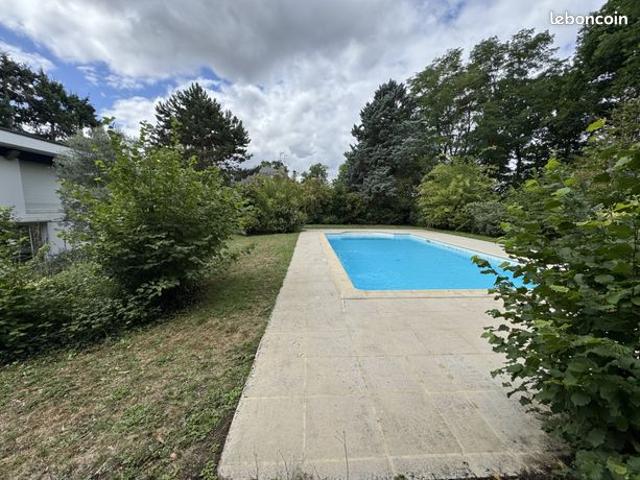 Maison 6 pièces 259 m²