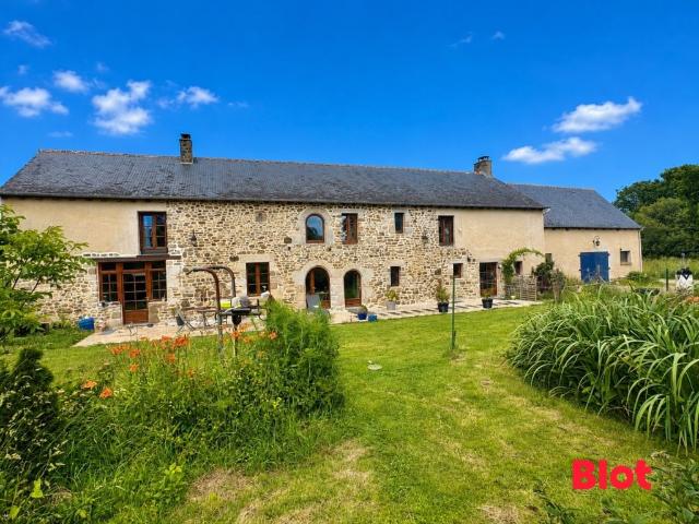 Maison 6 pièces 250 m²