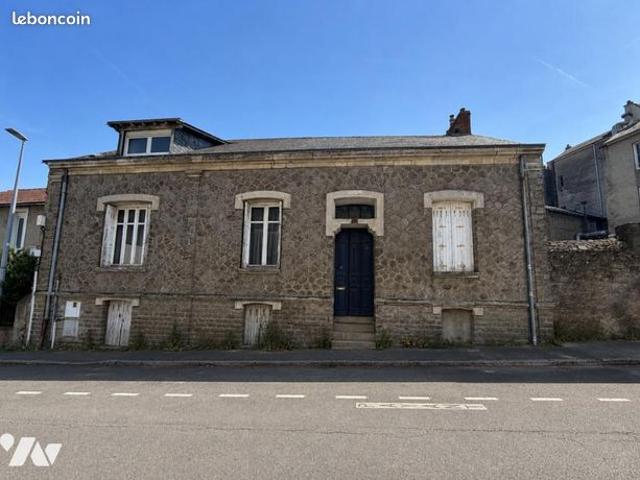 Maison 6 pièces 250 m²