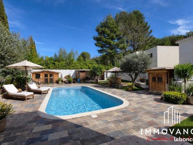 Maison 6 pièces 250 m²