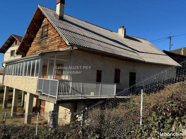 Maison 6 pièces 250 m²
