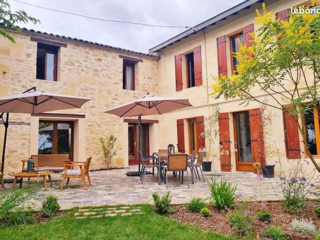 Maison 6 pièces 250 m²