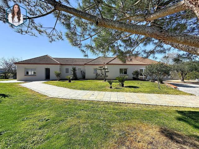 Maison 6 pièces 250 m²