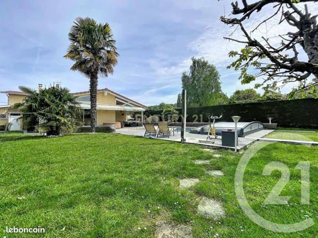 Maison 6 pièces 250 m²