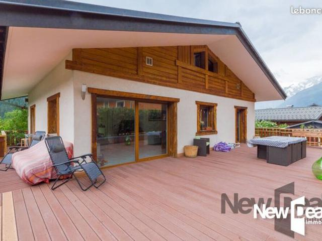 Maison 6 pièces 250 m²