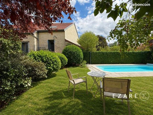 Maison 6 pièces 250 m²
