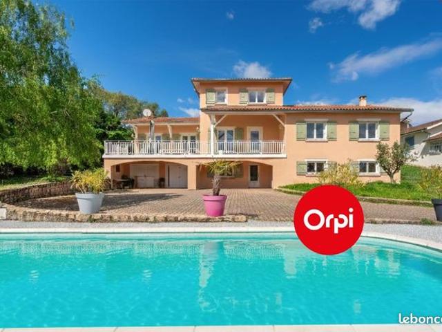 Maison 6 pièces 250 m²