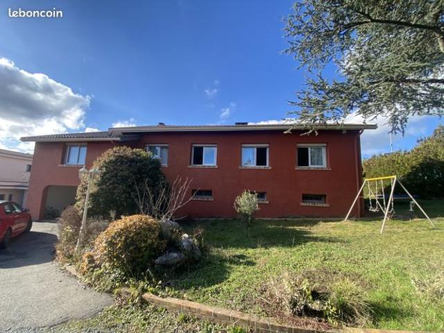 Maison 6 pièces 250 m²