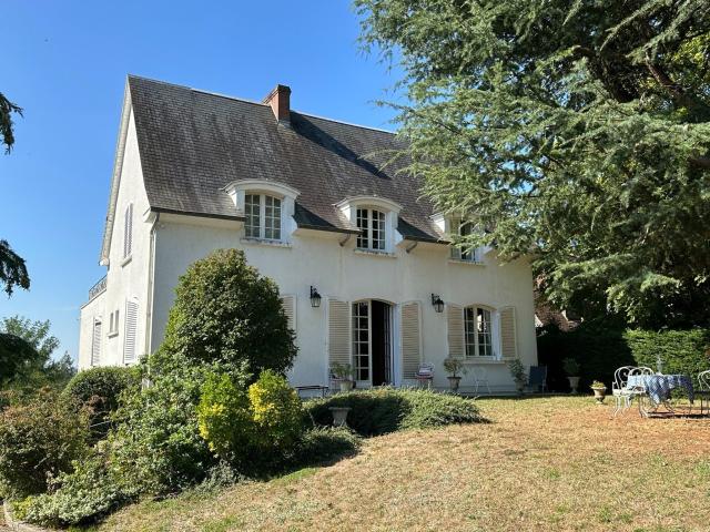Maison 6 pièces 250 m²