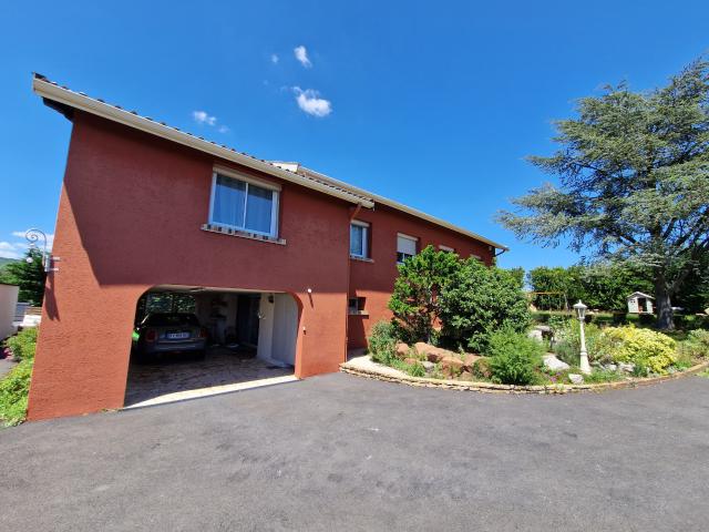 Maison 6 pièces 250 m²