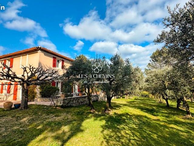 Maison 6 pièces 250 m²