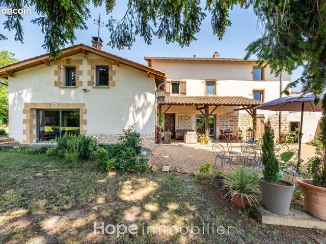 Propriété 6 pièces 250 m²