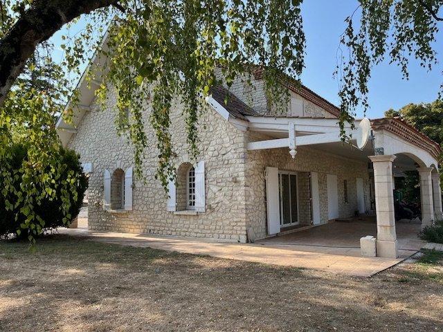Maison 6 pièces 250 m²