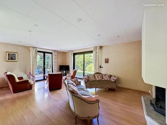 Maison 6 pièces 250 m²