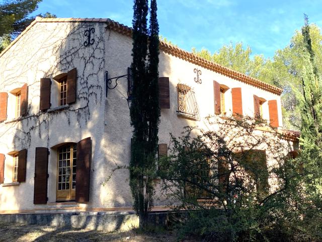 Maison 6 pièces 250 m²