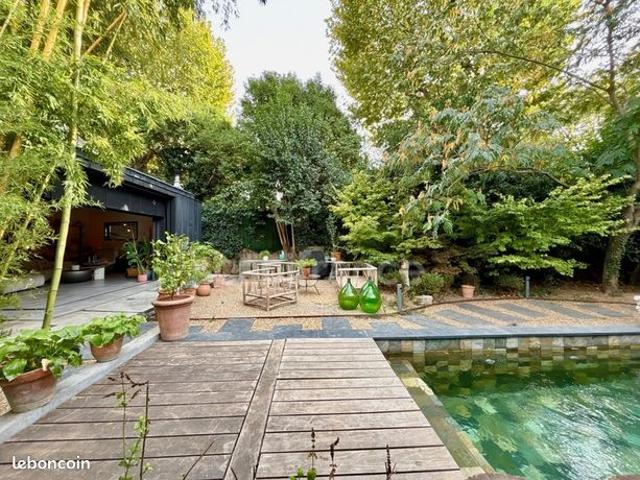 Maison 6 pièces 250 m²