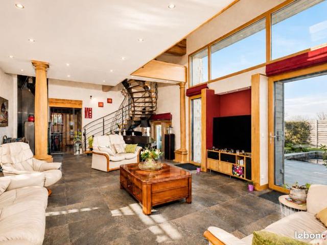 Maison 6 pièces 250 m²