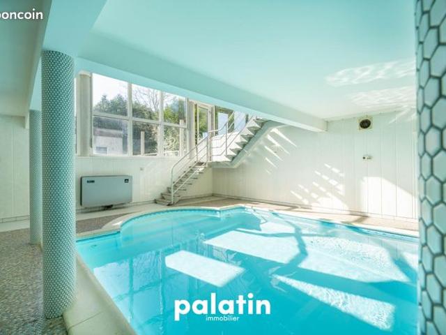 Maison 6 pièces 250 m²