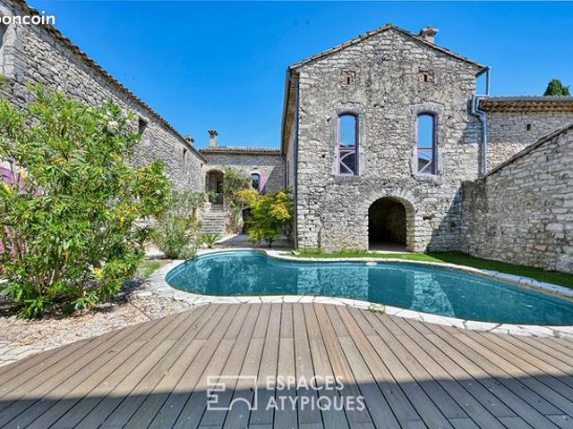 Maison 6 pièces 250 m²