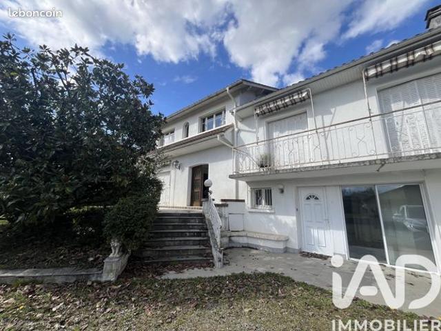 Maison 6 pièces 250 m²