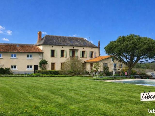 Maison 6 pièces 250 m²