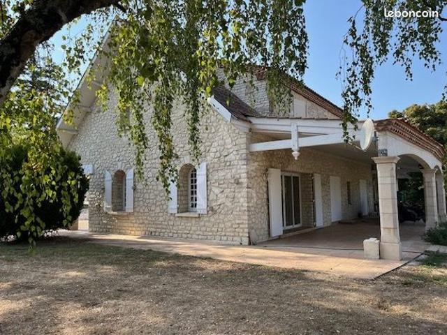 Maison 6 pièces 250 m²