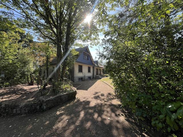 Maison 6 pièces 250 m²