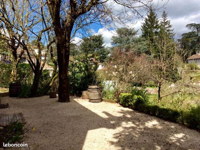 Maison 6 pièces 250 m²