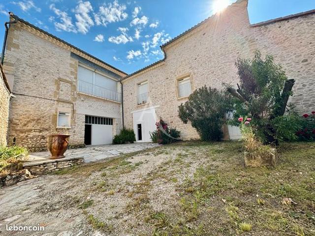 Maison 6 pièces 250 m²