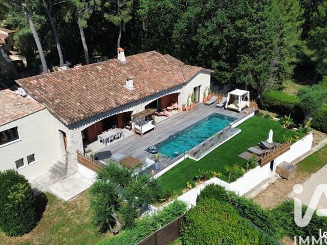 Maison 6 pièces 250 m²