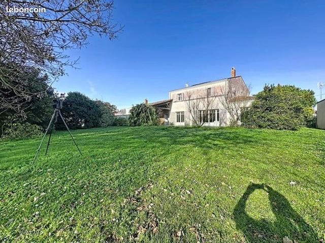 Maison 6 pièces 250 m²