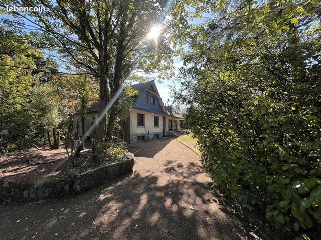 Maison 6 pièces 250 m²