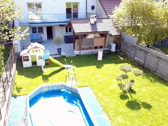 Maison 6 pièces 250 m²